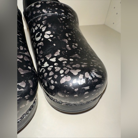 Dansko Professional Slip Resistant Gray/Black Clog Women's Size 36 Cheetah Print - Picture 5 of 11